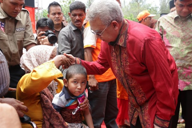 dr. H Zaini Abdullah resmi membuka Langsa Fair tahun 2015