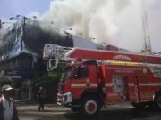 Toserba di Banda Aceh terbakar, mobil pemadam Rp 16 M disoraki warga