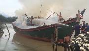 Kapal Nelayan Banda Aceh Terbakar