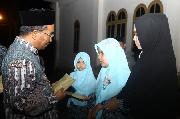 Pemkab Aceh Besar serahkan bonus bagi qari dan qariah