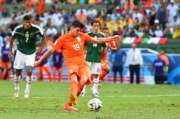 Penalti Huntelaar antar Belanda ke babak perempat final