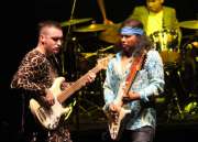 Pembetot bas Gugun Blues Shelter boyong ibunda ke Aceh