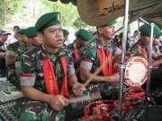 Jaga perdamaian,TNI berbaur dengan masyarakat Aceh lewat Marawis