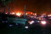 Seribuan massa bakar pos retribusi gula di Aceh Tengah